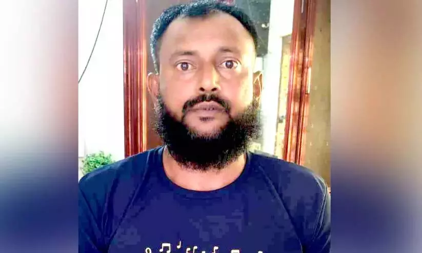 Kerala : कर्नाटक निवासी दो किलो गांजा के साथ गिरफ्तार Kerala : कर्नाटक निवासी दो किलो गांजा के साथ गिरफ्तार