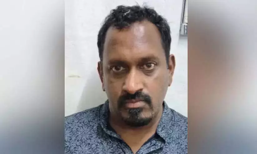 Kerala : विभिन्न जिलों में वीज़ा धोखाधड़ी के लिए संदिग्ध गिरफ्तार Kerala : विभिन्न जिलों में वीज़ा धोखाधड़ी के लिए संदिग्ध गिरफ्तार