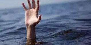 Kerala : 12 घंटे तक कुएं में फंसी रही कोट्टाराक्कारा की महिला, मदद की गुहार लगाने पर बचाई गई Kerala : 12 घंटे तक कुएं में फंसी रही कोट्टाराक्कारा की महिला, मदद की गुहार लगाने पर बचाई गई