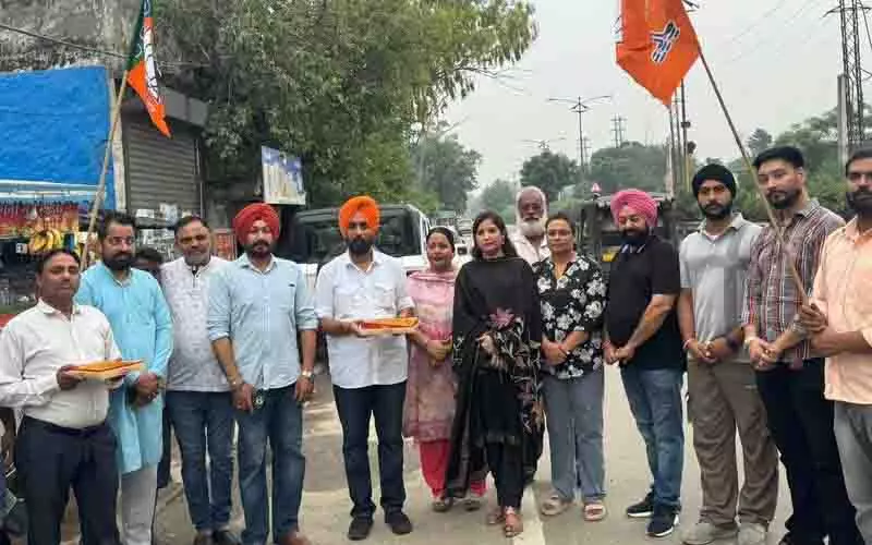 लैंड पूलिंग नीति पर AAP के पीछे हटने के बाद बीजेपी ने मनाया किसान विजय दिवस लैंड पूलिंग नीति पर AAP के पीछे हटने के बाद बीजेपी ने मनाया किसान विजय दिवस