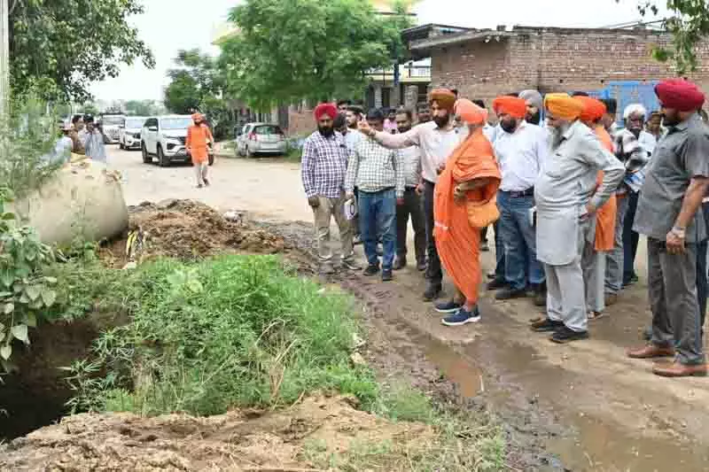 बुड्ढा दरिया में गोबर डालने से रोकने के लिए सख्त कदम उठाएं: Balbir Singh Seechewal बुड्ढा दरिया में गोबर डालने से रोकने के लिए सख्त कदम उठाएं: Balbir Singh Seechewal