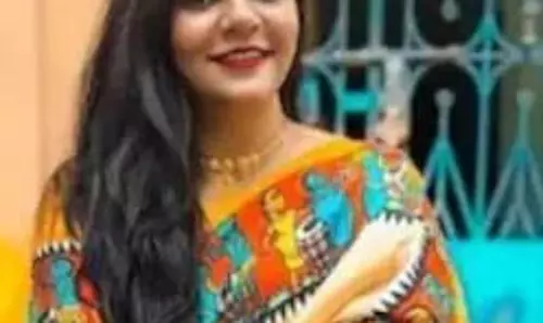 आवारा कुत्तों को ले जाने पर महिला ने जताई विरोध, मोहल्ले के लोगों ने किया हमला