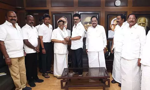 DMK में शामिल हुए AIADMK के पूर्व सांसद मैत्रेयन