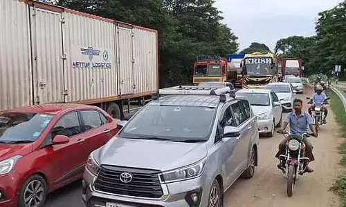 पलारू ब्रिज का नवीनीकरण: जाम के कारण वाहन चालकों को परेशानी
