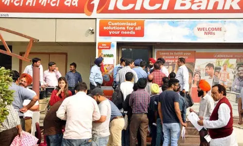 आईसीआईसीआई ने न्यूनतम बैलेंस घटाकर 15 हजार रुपये किया