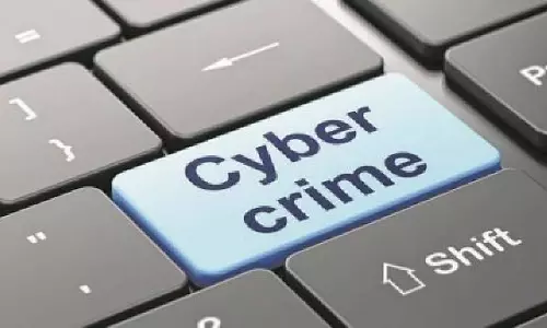 Mumbai : रिटायर्ड नेवी ऑफिसर से क्राइम ब्रांच अधिकारी बनकर ठगे गए ₹14.5 लाख