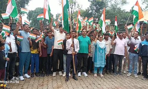 Pratapgarh: तिरंगा यात्रा और कार्यक्रमों से बढ़ी देशभक्ति की भावना