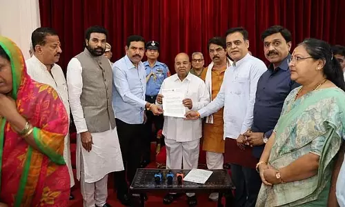 स्मार्ट मीटर घोटाला: BJP ने राज्यपाल से मुलाकात कर अभियोजन की मंजूरी मांगी