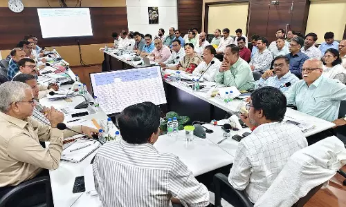 Indore : पश्चिम डिस्कॉम काम न करने पर संभागीय इंजीनियरों को नोटिस देगा