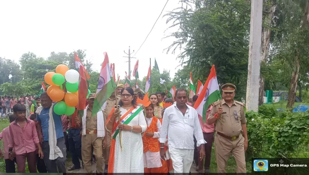 Bahraich: वन विभाग की पहल, बहराइच में तिरंगा यात्रा आयोजित