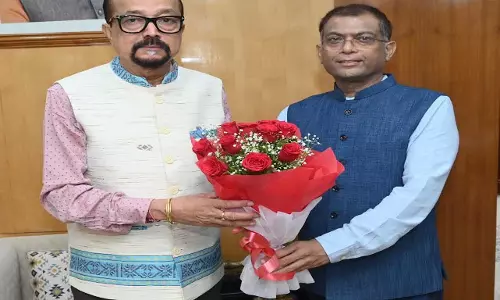 राज्यपाल से छत्तीसगढ़ राज्य निर्वाचन आयुक्त की मुलाकात