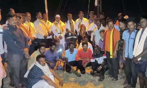 कन्नड़ क्रांति सेना: आधी रात को झंडा फहराया गया कन्नड़ क्रांति सेना: आधी रात को झंडा फहराया गया