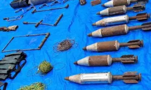 विस्फोटक और हथियार बरामद, बीजापुर जंगल में छिपाकर रखे थे नक्सलियों ने