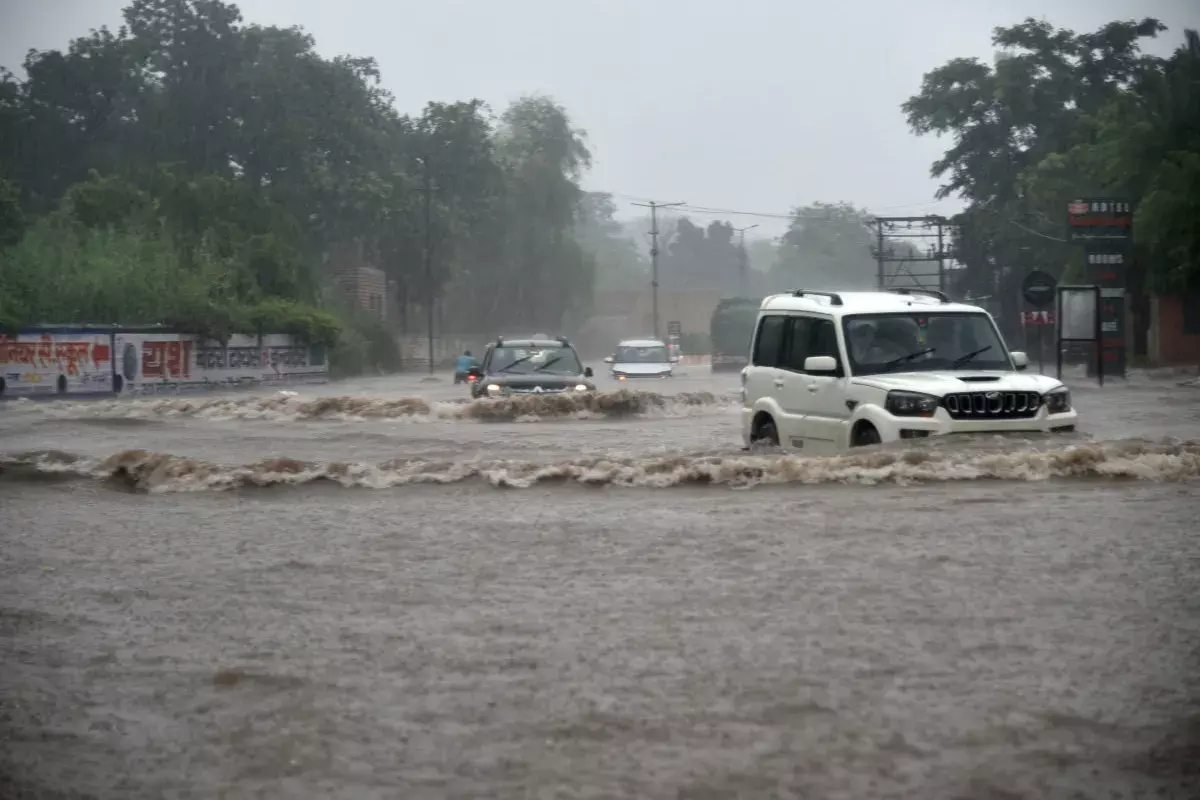 Jaipur: मानसून ट्रफ लाइन से राजस्थान में बारिश की तैयारी
