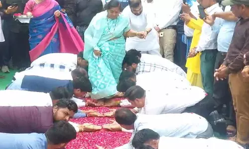 Ujjain: शहीद स्व. सुर्वे के परिवार के लिए आवास का उपहार