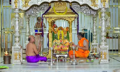 Karnataka : सुज्ञानेंद्र तीर्थ की पूजा Karnataka : सुज्ञानेंद्र तीर्थ की पूजा