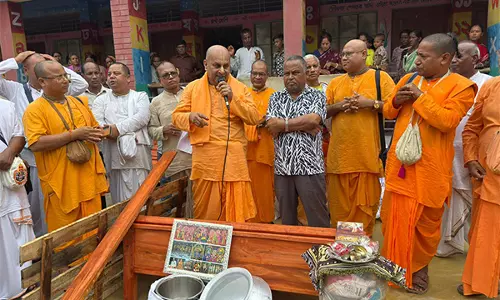ISKCON ने बांग्लादेश में हमलों से प्रभावित हिंदू परिवारों को प्रदान की सहायता