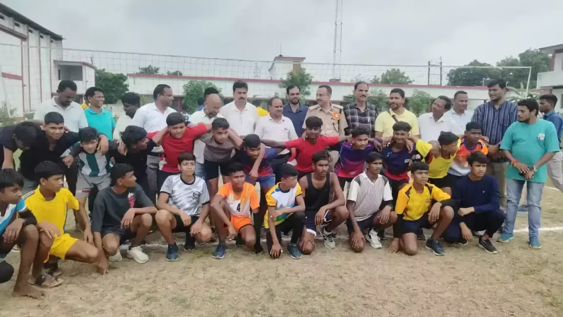 Anuppur: हर घर तिरंगा यात्रा के अंतर्गत अनूपपुर में खेलकूद कार्यक्रम Anuppur: हर घर तिरंगा यात्रा के अंतर्गत अनूपपुर में खेलकूद कार्यक्रम