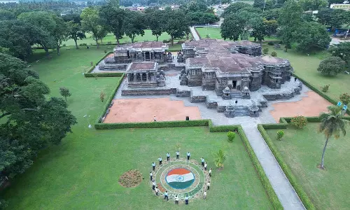 Halebidu : होयसलेश्वर की सुंदरता को बढ़ाने वाला तिरंगा