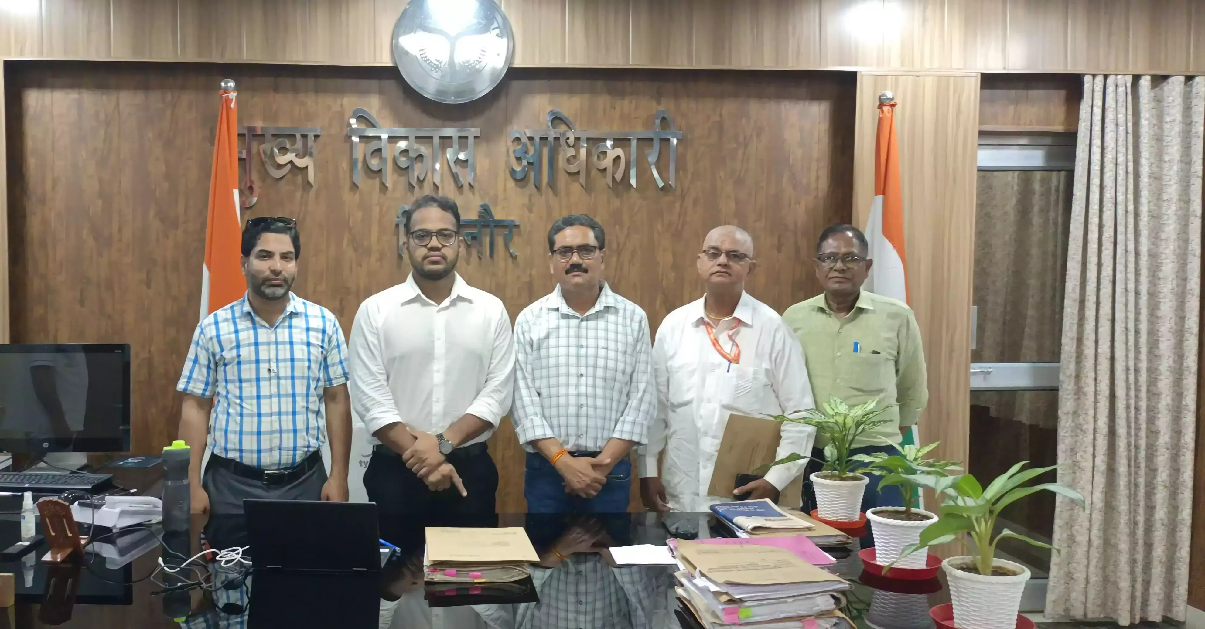 Bijnor: स्थायी समिति में गूंजी पत्रकारों की मांग: प्रेस क्लब बने, टोल टैक्स हटे Bijnor: स्थायी समिति में गूंजी पत्रकारों की मांग: प्रेस क्लब बने, टोल टैक्स हटे