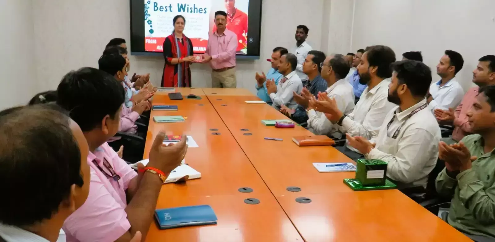Varanasi: राखी लिफाफा बिक्री में वाराणसी ने किया प्रदेश में टॉप Varanasi: राखी लिफाफा बिक्री में वाराणसी ने किया प्रदेश में टॉप