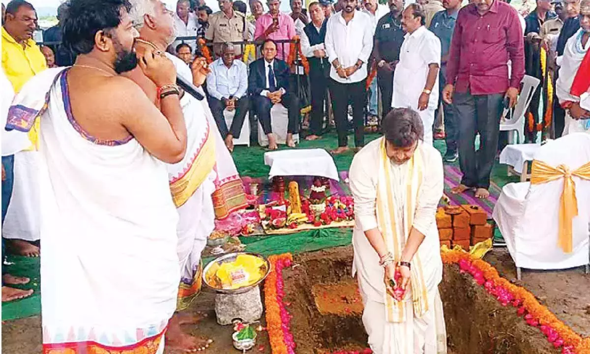 Andhra: बालकृष्ण ने बसवतारकम कैंसर अस्पताल के कार्यों का शुभारंभ किया