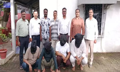 क्राइम ब्रांच ने नकली नोट ठग गिरोह का किया भंडाफोड़, चार आरोपी गिरफ्तार क्राइम ब्रांच ने नकली नोट ठग गिरोह का किया भंडाफोड़, चार आरोपी गिरफ्तार