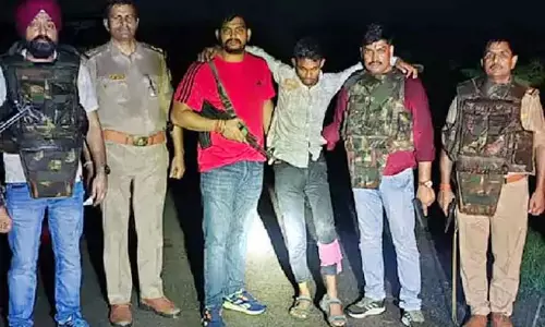 ट्रैक्टर चोरी गिरोह का भंडाफोड़, मुठभेड़ में बदमाश गोली से घायल, तीन गिरफ्तार ट्रैक्टर चोरी गिरोह का भंडाफोड़, मुठभेड़ में बदमाश गोली से घायल, तीन गिरफ्तार