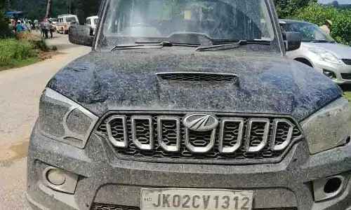 Police ने दिनदहाड़े अपहरण की कोशिश नाकाम की, 20 वर्षीय युवक को 2 घंटे के भीतर बचाया Police ने दिनदहाड़े अपहरण की कोशिश नाकाम की, 20 वर्षीय युवक को 2 घंटे के भीतर बचाया