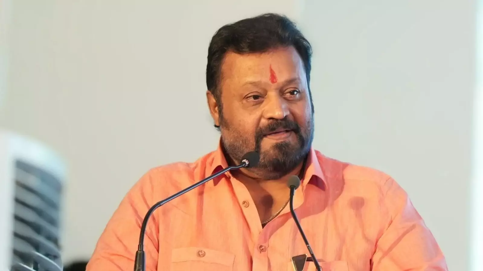 Kerala : सुरेश गोपी के भाई और पत्नी के पास कई वोटर आईडी भी मिले Kerala : सुरेश गोपी के भाई और पत्नी के पास कई वोटर आईडी भी मिले