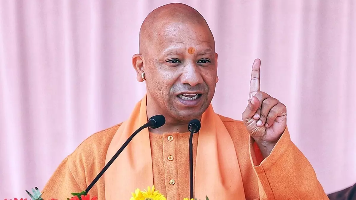 यूपी CM ने सपा की तुलना कुएं के मेंढक से की यूपी CM ने सपा की तुलना कुएं के मेंढक से की