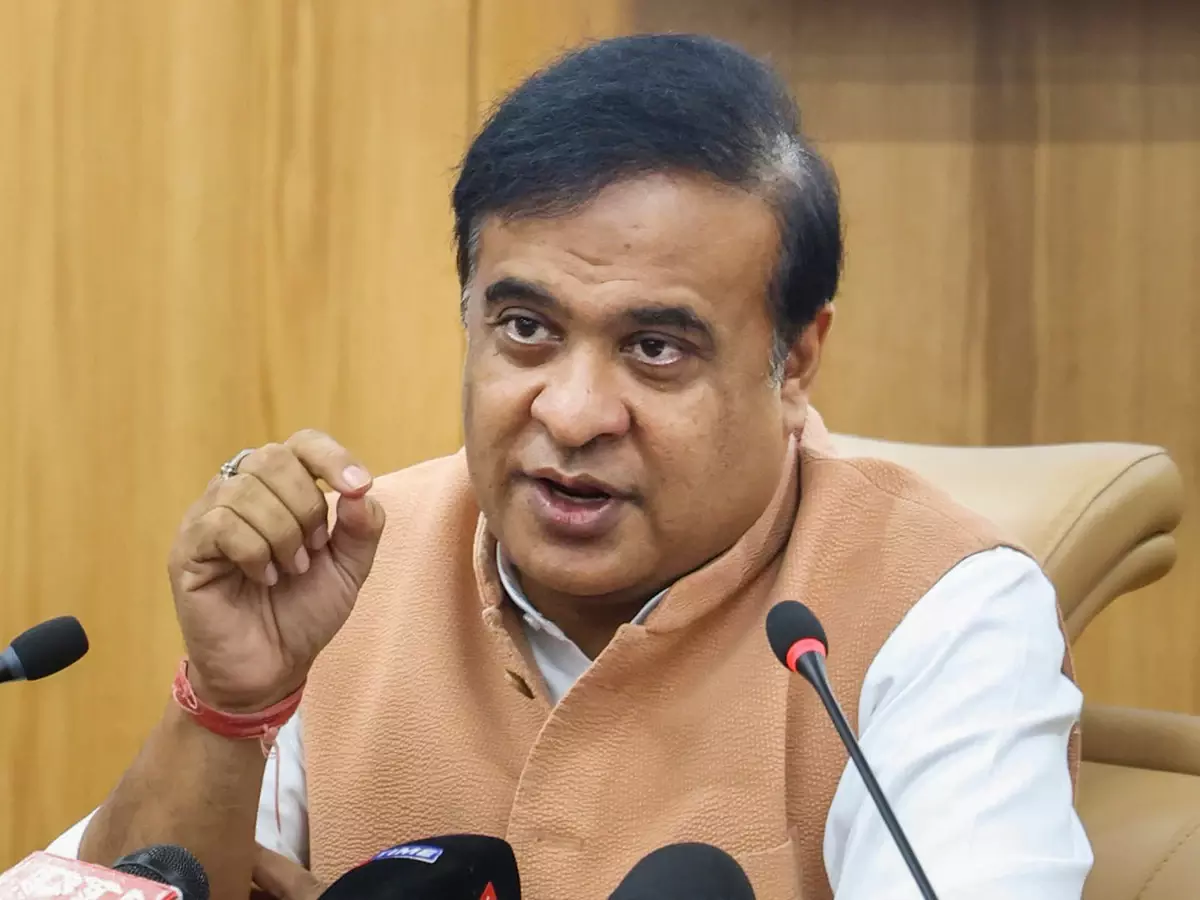 असम के CM ने हथियार लाइसेंस सेवा शुरू की, स्पष्ट किया, सरकार हथियार नहीं देगी