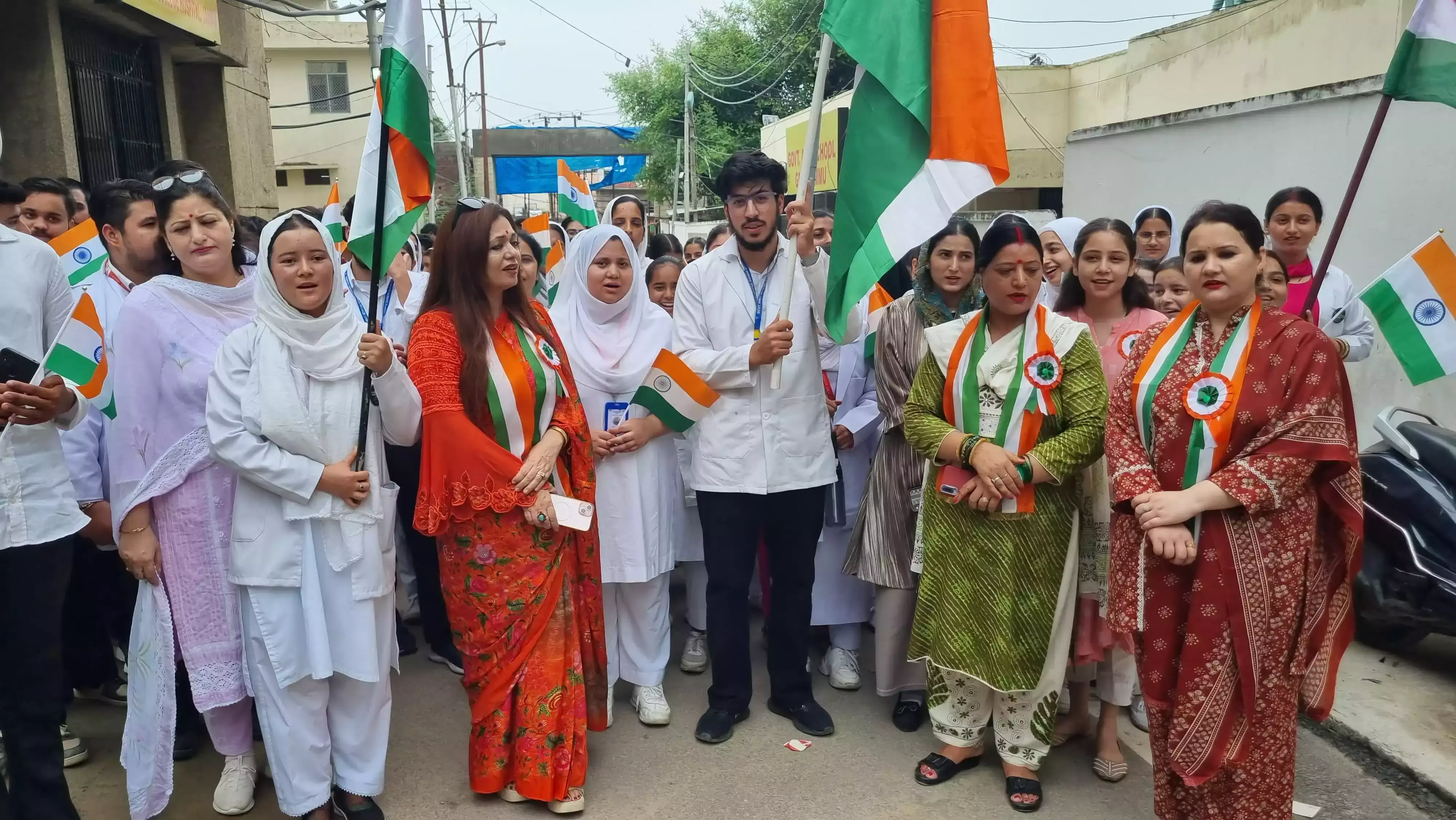 Jammu: एएनएमटी स्कूल गांधी में तिरंगा रैली का भव्य आयोजन