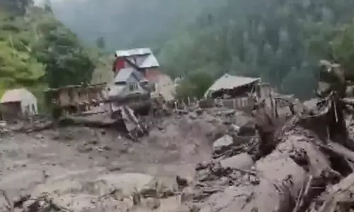 किश्तवाड़ में भारी बादल फटने के बाद PM Modi ने सहायता का दिया आश्वासन किश्तवाड़ में भारी बादल फटने के बाद PM Modi ने सहायता का दिया आश्वासन