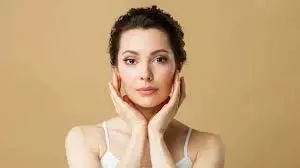 Beauty tips:चेहरे पर जमी गंदगी होगी साफ और मिलेगी ग्लोइंग स्किन Beauty tips:चेहरे पर जमी गंदगी होगी साफ और मिलेगी ग्लोइंग स्किन