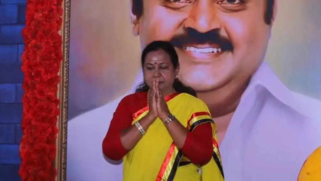 विजयकांत के विचार ही तमिलनाडु सरकार की योजनाएं है : Premalatha Vijayakant विजयकांत के विचार ही तमिलनाडु सरकार की योजनाएं है : Premalatha Vijayakant
