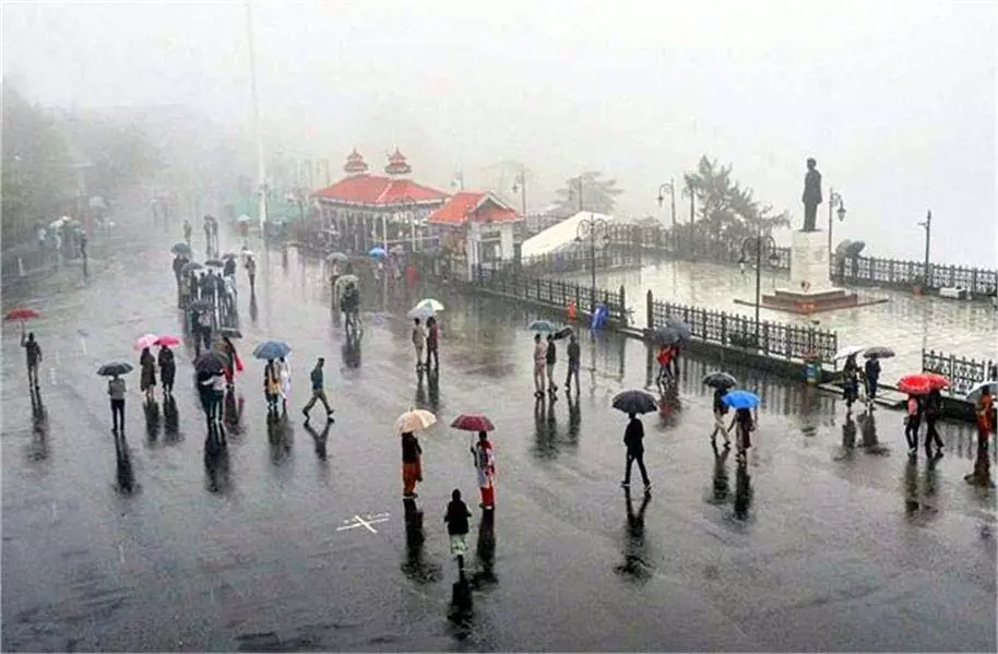 Himachal: 15 से 20 अगस्त तक भारी बारिश की चेतावनी, अलर्ट जारी Himachal: 15 से 20 अगस्त तक भारी बारिश की चेतावनी, अलर्ट जारी