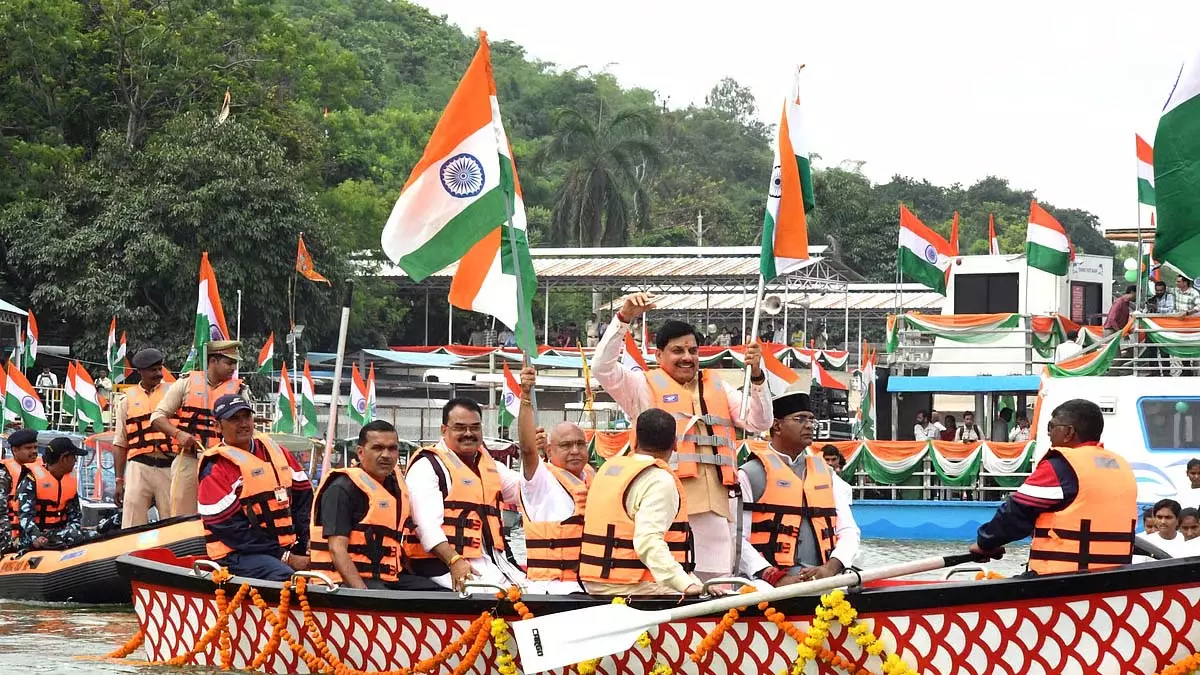 कश्मीर की डल झील से कम नहीं है भोपाल की बड़ी झील, : CM कश्मीर की डल झील से कम नहीं है भोपाल की बड़ी झील, : CM