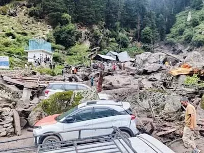 विपक्षी नेता कर रहे हैं बचाव अभियान की निगरानी विपक्षी नेता कर रहे हैं बचाव अभियान की निगरानी