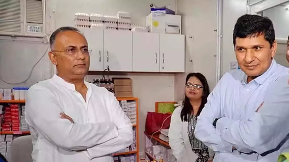 ऑटो और कैब चालकों के लिए विशेष स्वास्थ्य जाँच ऑटो और कैब चालकों के लिए विशेष स्वास्थ्य जाँच