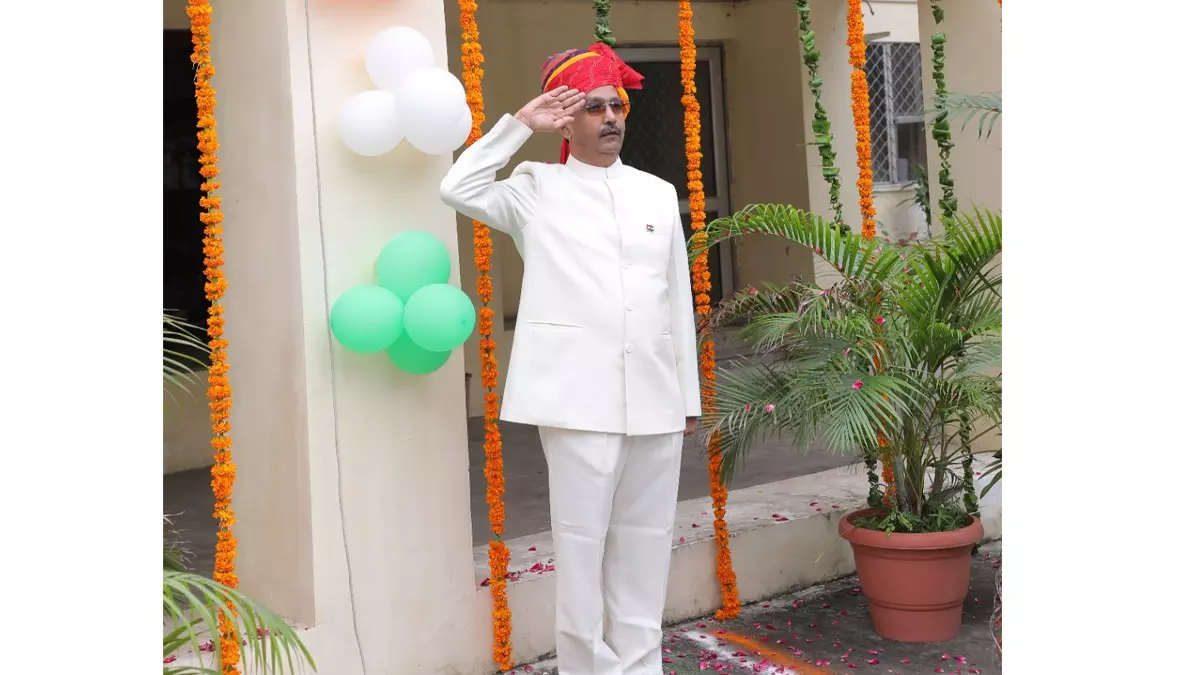 Jaipur: राजफेड में प्रबंध निदेशक ने किया झण्डारोहण Jaipur: राजफेड में प्रबंध निदेशक ने किया झण्डारोहण
