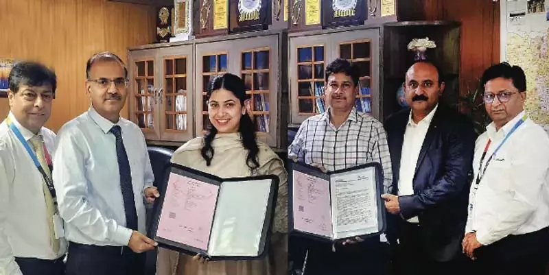 जेएंडके बैंक ने मोहाली में दो ट्राइसिटी बिल्डरों के साथ समझौता किया जेएंडके बैंक ने मोहाली में दो ट्राइसिटी बिल्डरों के साथ समझौता किया