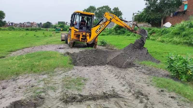 Yamunanagar गांव में अवैध कॉलोनी ढहाई गई Yamunanagar गांव में अवैध कॉलोनी ढहाई गई