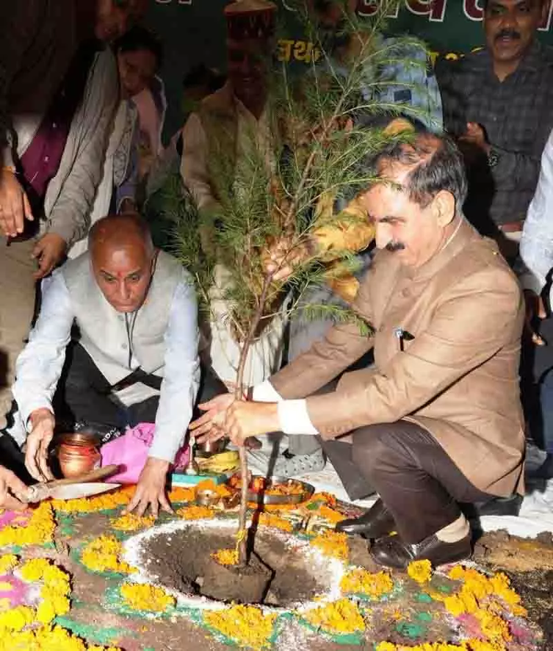 कोई राहत पैकेज नहीं मिला, उम्मीद है केंद्र हिमाचल को बचाएगा: CM कोई राहत पैकेज नहीं मिला, उम्मीद है केंद्र हिमाचल को बचाएगा: CM