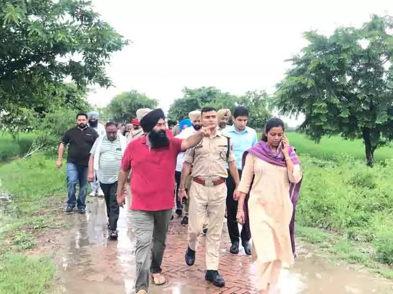 Hoshiarpur DC ने बाढ़ प्रभावित क्षेत्रों की समीक्षा की, पूरी तैयारी का आश्वासन दिया Hoshiarpur DC ने बाढ़ प्रभावित क्षेत्रों की समीक्षा की, पूरी तैयारी का आश्वासन दिया