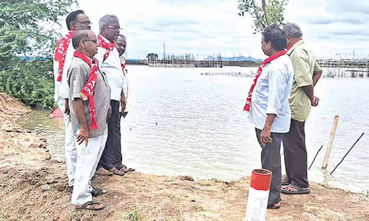 Andhra: CPM ने अमरावती चरण 1 निर्माण की मांग की Andhra: CPM ने अमरावती चरण 1 निर्माण की मांग की