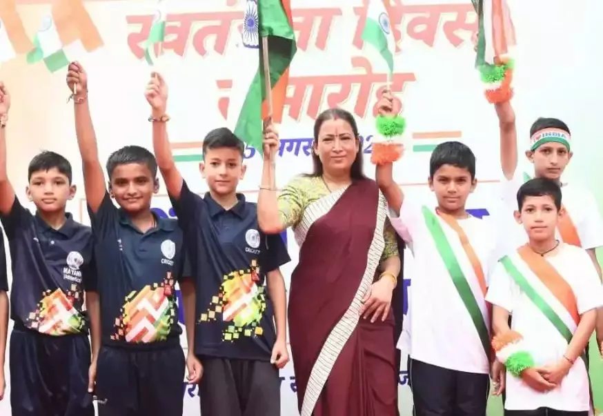 Dehradun: राजधानी देहरादून में उमड़ा देशभक्ति का उत्साह Dehradun: राजधानी देहरादून में उमड़ा देशभक्ति का उत्साह