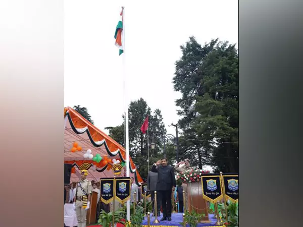 हिमाचल के उपमुख्यमंत्री अग्निहोत्री ने फहराया तिरंगा, राज्य के विकास और चुनौतियों का किया ज़िक्र हिमाचल के उपमुख्यमंत्री अग्निहोत्री ने फहराया तिरंगा, राज्य के विकास और चुनौतियों का किया ज़िक्र