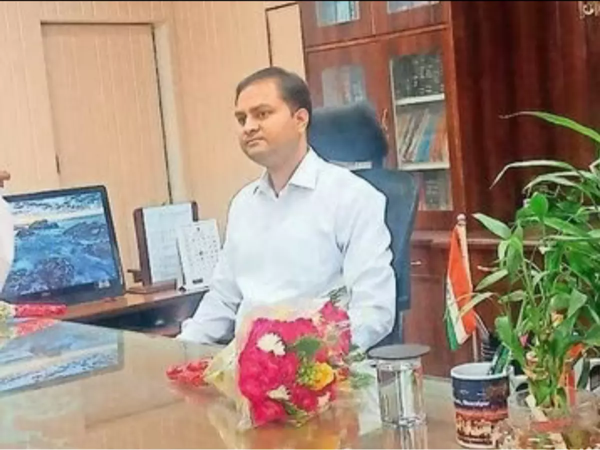 Ajmer: स्वाधीनता दिवस पर जिला कलक्टर ने दी शुभकामनाएं Ajmer: स्वाधीनता दिवस पर जिला कलक्टर ने दी शुभकामनाएं