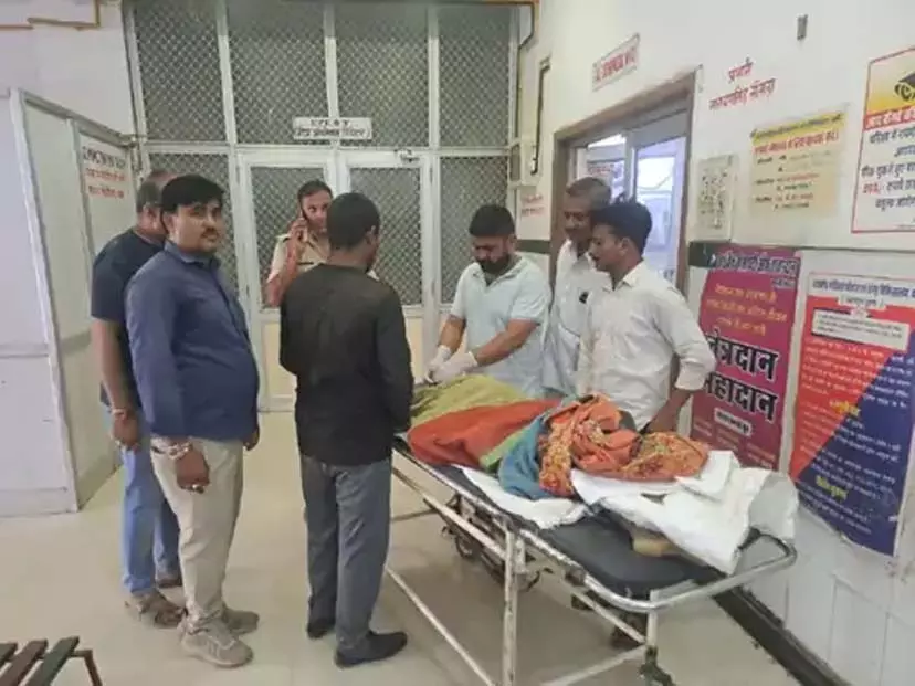 दर्दनाक हादसा: पिता के सामने मशीन में फंसी दिव्यांग बेटी, मौके पर दर्दनाक मौत दर्दनाक हादसा: पिता के सामने मशीन में फंसी दिव्यांग बेटी, मौके पर दर्दनाक मौत